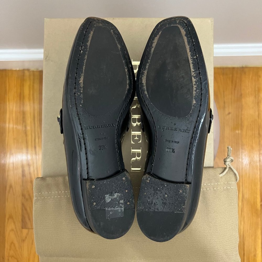 Burberry Black Patent Leather Chillcot Chain Loafer Size 35.5 - Picture 6 of 9
